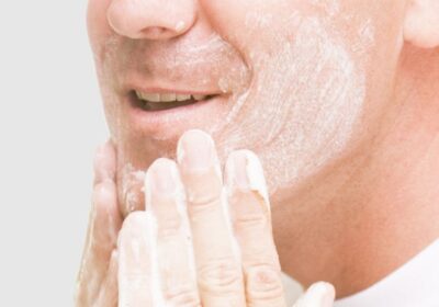 How Men’s Skin Reacts to Pollutionand Why the Right Cleanser Matters